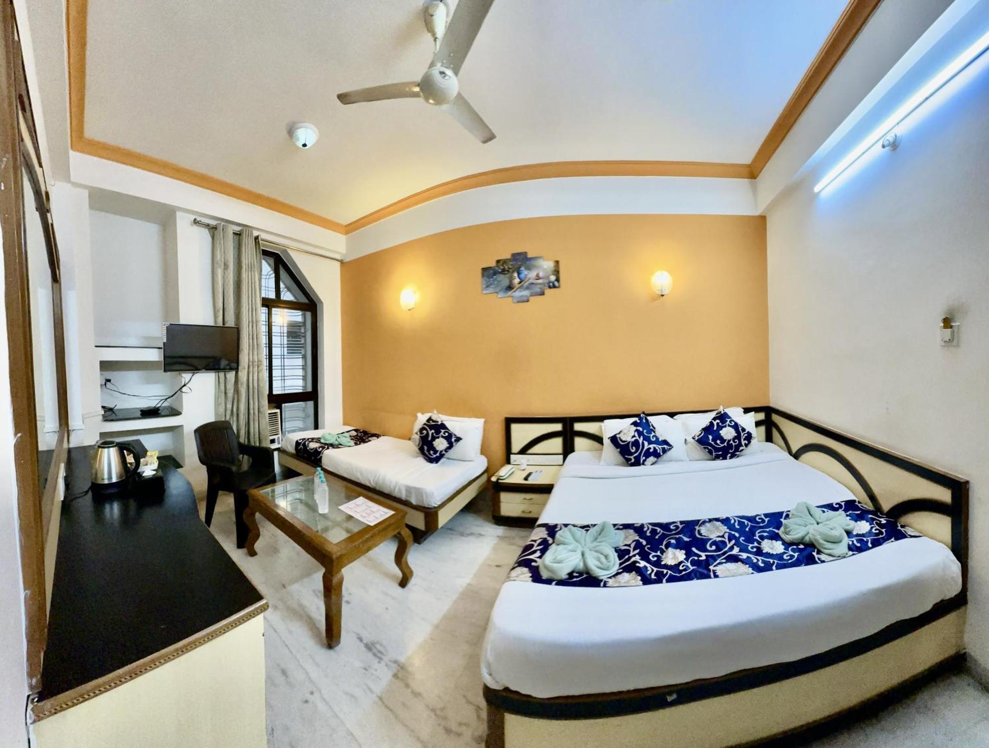 Hotel Indore Palace - Feel At Home Shirdi Exterior photo